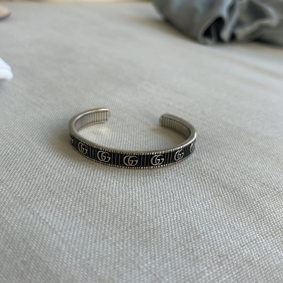 Gucci cuff bracelet - Picture 2 of 6